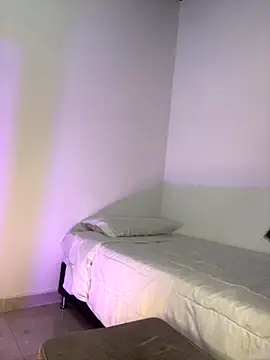 Blancanievess online show from 10-13-25, 02:33