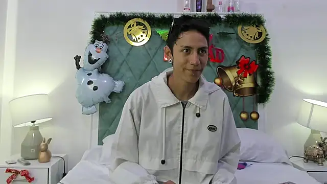 Snapshot of Katherin_jupiter chatting on 12-27-24, 08:18 Katherin jupiter online show from 12-27-24, 08:18