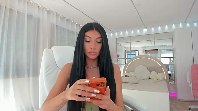 missdiamond  online show from 06-11-26, 06:33