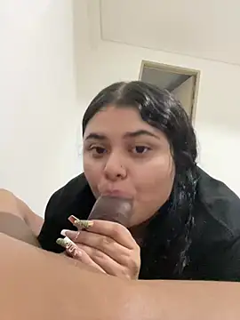 Snapshot of alissonfernandez_ chatting on 01-05-25, 02:27 alissonfernandez online show from 01-05-25, 02:27