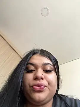 Snapshot of alissonfernandez_ chatting on 01-13-25, 12:56 alissonfernandez online show from 01-13-25, 12:56