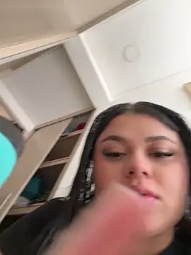 Snapshot of alissonfernandez_ chatting on 01-16-25, 02:51 alissonfernandez online show from 01-16-25, 02:51
