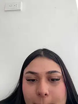 Snapshot of alissonfernandez_ chatting on 01-24-25, 04:39 alissonfernandez online show from 01-24-25, 04:39