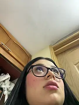 Snapshot of alissonfernandez_ chatting on 02-13-26, 12:39 alissonfernandez online show from 02-13-26, 12:39