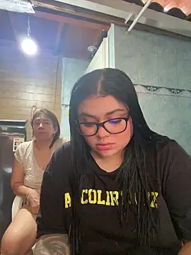 Snapshot of alissonfernandez_ chatting on 02-20-26, 10:32 alissonfernandez online show from 02-20-26, 10:32