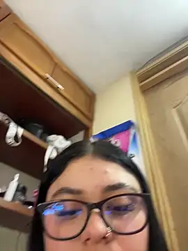 Snapshot of alissonfernandez_ chatting on 03-04-26, 12:44 alissonfernandez online show from 03-04-26, 12:44