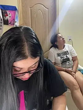 Snapshot of alissonfernandez_ chatting on 03-07-26, 12:24 alissonfernandez online show from 03-07-26, 12:24