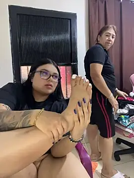 alissonfernandez  online show from 04-24-26, 10:12