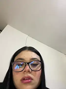 alissonfernandez  online show from 04-29-26, 11:33