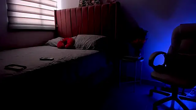 Ninamirley online show from 12-16-24, 08:05