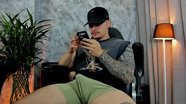 boyc022  online show from 10-08-25, 06:16