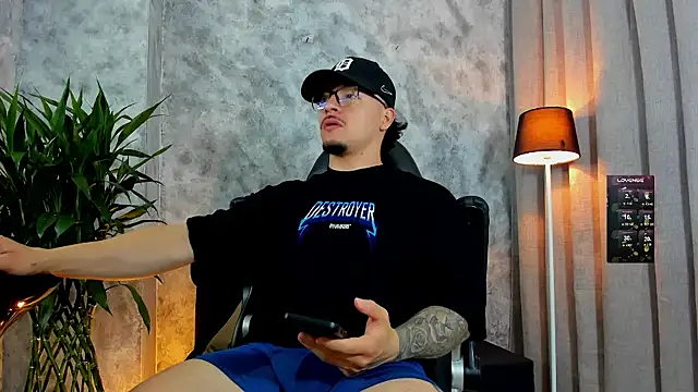 boyc022  online show from 11-24-25, 01:11