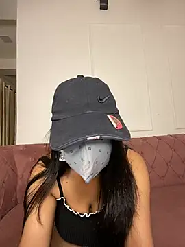 Snapshot of Emmy_kapoor chatting on 01-29-25, 12:22 Emmy kapoor online show from 01-29-25, 12:22