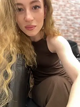  AngelMoon  online show from 10-25-25, 03:47