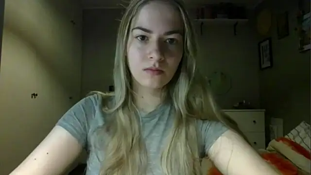 Snapshot of ROSIEx_sweet chatting on 12-22-25, 08:11 ROSIEx sweet online show from 12-22-25, 08:11