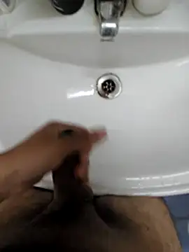 KeepCummingForYou73 online show from 07-21-26, 08:49