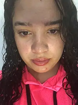 Snapshot of Julieta_333 chatting on 03-21-25, 01:34 Julieta 333 online show from 03-21-25, 01:34