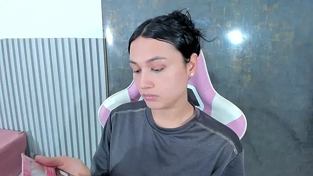 Snapshot of lana_boomer chatting on 12-02-25, 08:37 lana boomer online show from 12-02-25, 08:37