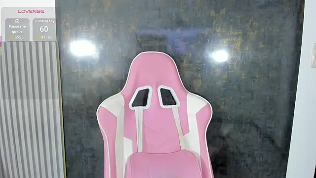 Snapshot of lana_boomer chatting on 12-18-25, 08:15 lana boomer online show from 12-18-25, 08:15