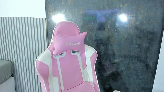 Snapshot of lana_boomer chatting on 02-12-26, 08:37 lana boomer online show from 02-12-26, 08:37