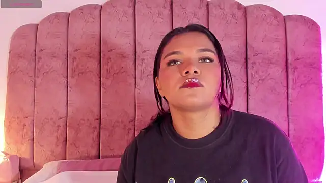 Snapshot of Carolina_Evanss chatting on 02-12-26, 03:45 Carolina Evanss online show from 02-12-26, 03:45