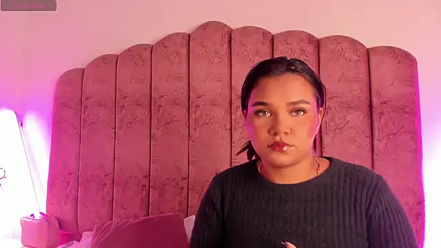 Snapshot of Carolina_Evanss chatting on 02-17-26, 03:47 Carolina Evanss online show from 02-17-26, 03:47