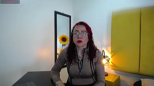 Lupiita223 online show from 09-18-25, 01:02