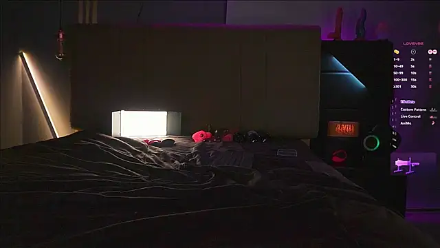 Snapshot of samuel_boy_tatoo chatting on 01-09-26, 06:10 samuel boy tatoo online show from 01-09-26, 06:10