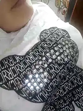 Snapshot of MARYQUANT chatting on 03-23-25, 01:20 MARYQUANT online show from 03-23-25, 01:20