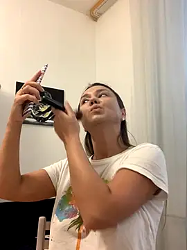 MiraMiss online show from 11-25-25, 08:25