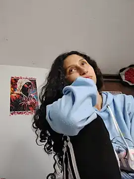 Queenjenn   online show from 06-02-26, 07:54