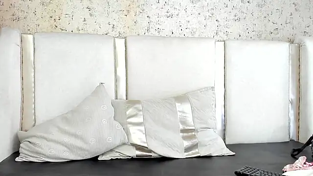 Snapshot of Candy_Bony chatting on 01-18-25, 07:26 Candy Bony online show from 01-18-25, 07:26