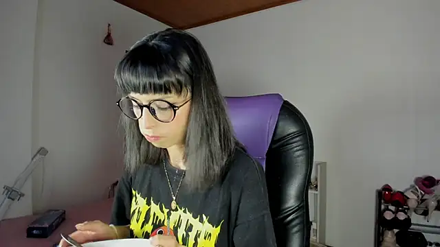 Snapshot of aiko_mori chatting on 09-08-25, 08:19 aiko mori online show from 09-08-25, 08:19