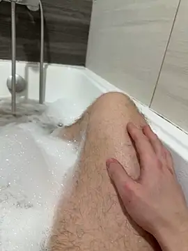 Snapshot of Mrbiceps23 chatting on 02-26-26, 04:17 Mrbiceps23 online show from 02-26-26, 04:17