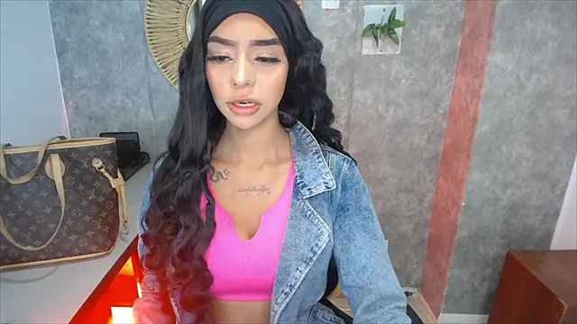 Snapshot of Tiffanny chatting on 12-09-24, 12:08 Tiffanny online show from 12-09-24, 12:08