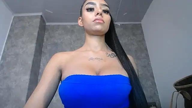 Snapshot of Tiffanny chatting on 01-13-25, 06:27 Tiffanny online show from 01-13-25, 06:27