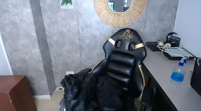 Snapshot of Tiffanny chatting on 01-23-25, 06:45 Tiffanny online show from 01-23-25, 06:45