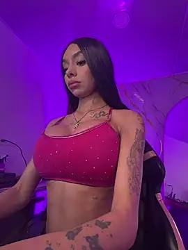 Snapshot of Tiffanny chatting on 02-25-26, 11:09 Tiffanny online show from 02-25-26, 11:09