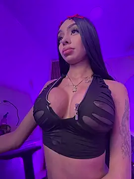 Snapshot of Tiffanny chatting on 02-26-26, 11:31 Tiffanny online show from 02-26-26, 11:31