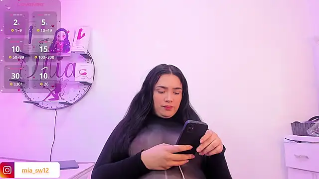 Snapshot of mia_johns_ chatting on 10-25-25, 05:26 mia johns online show from 10-25-25, 05:26