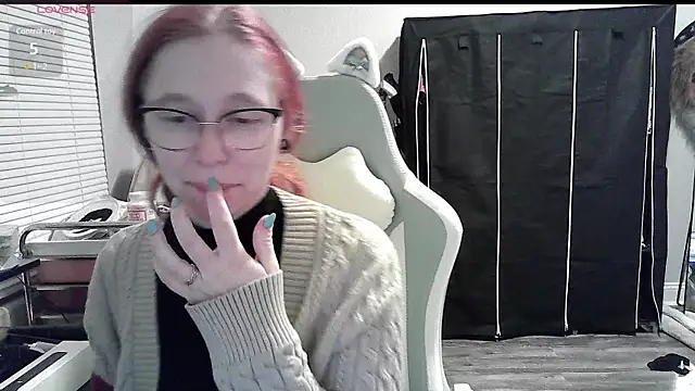 LilyFoxxx online show from 01-12-25, 04:21