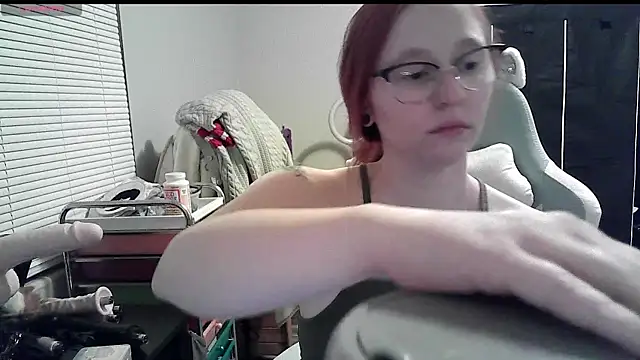 LilyFoxxx online show from 01-19-25, 04:12