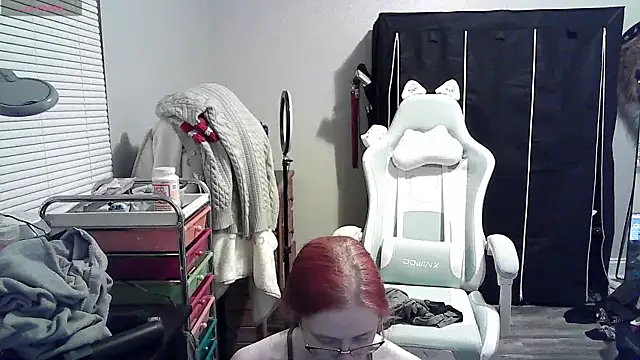 LilyFoxxx online show from 01-19-25, 07:15