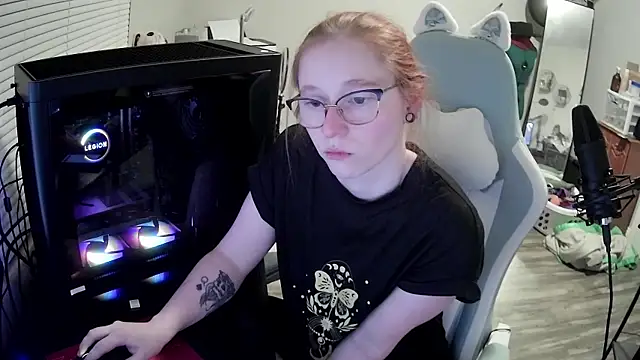 LilyFoxxx online show from 10-13-25, 03:17