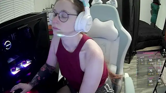 LilyFoxxx online show from 07-18-26, 05:11
