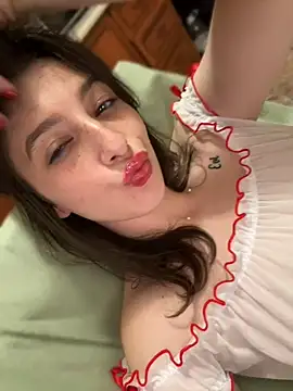 Snapshot of lolippp666 chatting on 05-15-26, 08:27 lolippp666 online show from 05-15-26, 08:27