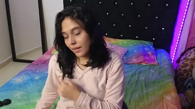 Snapshot of Sweet_xuee18 chatting on 02-21-25, 02:50 Sweet xuee18 online show from 02-21-25, 02:50