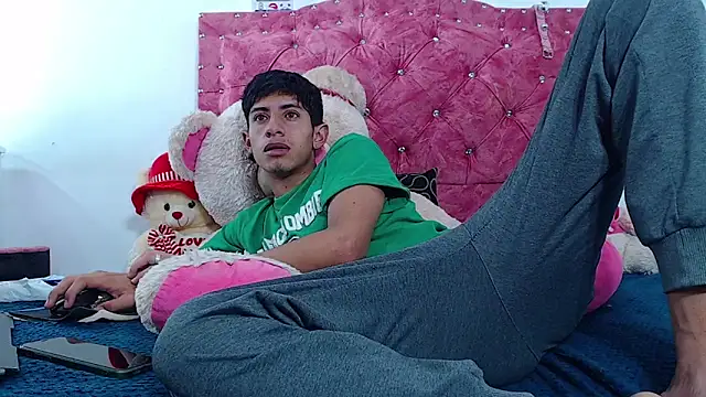 Snapshot of BIG_cockpether chatting on 01-12-25, 12:23 BIG cockpether online show from 01-12-25, 12:23