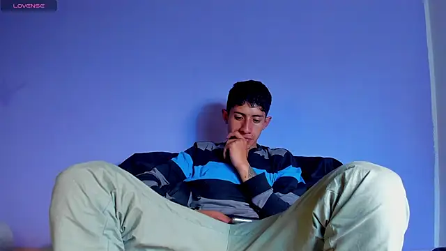 Snapshot of BIG_cockpether chatting on 12-16-25, 11:04 BIG cockpether online show from 12-16-25, 11:04