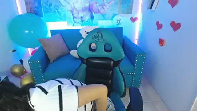 Sofi hot 4m online show from 03-19-25, 12:34